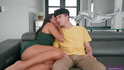 Sultry slut loves get strict and cum