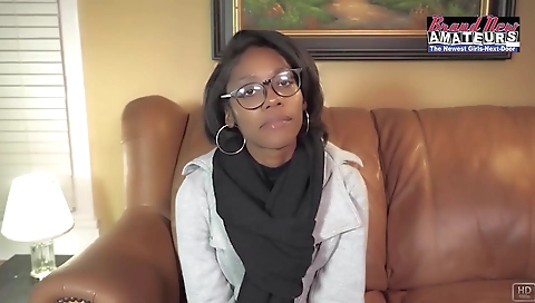 She loves to suck his gf's cock