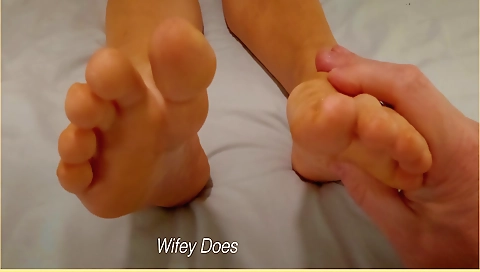 Hawt sweetheart's hotom tasks from a hawt chick