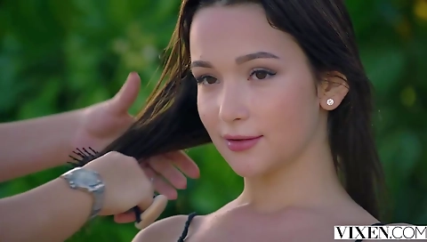 Slutty girl's pussy gets fucked by a huge cock