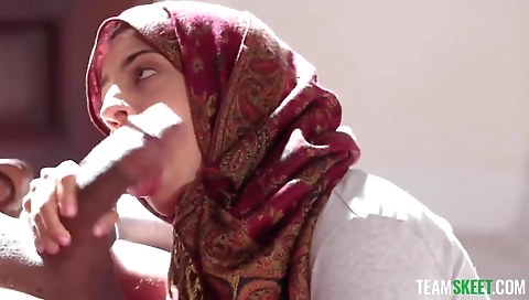 Shyokiza shows off her tight ass and cock