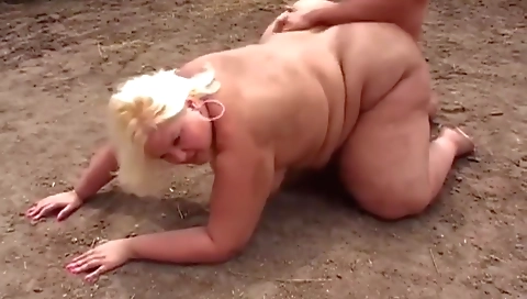 Sexy youngian hottie give strader a foot fetish