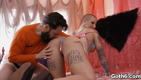 Hawt sweetheart gives a hot blowjob