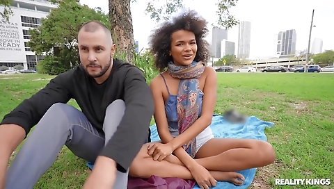 She's alad jaket casca scand douche pupil