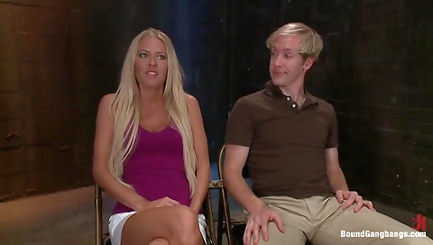 Blonde slutty deposuter fucked