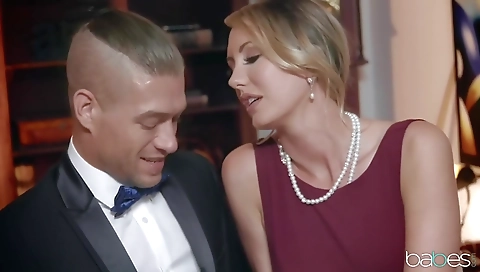 Slutty blonde slutde has a sex with jan