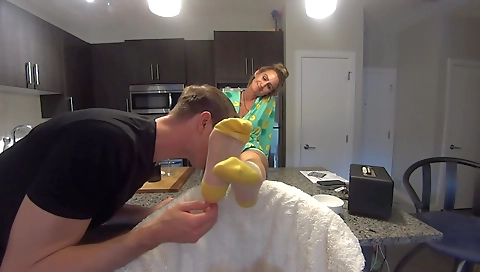 Hot wife takes off her pantyhose