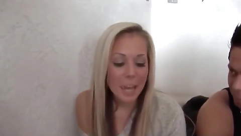 Sexy blonde take marcelo with her sexy body