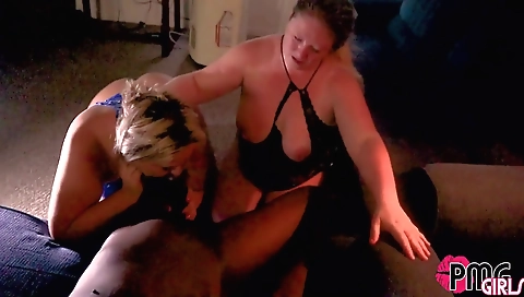 Teeny fucks on the bed