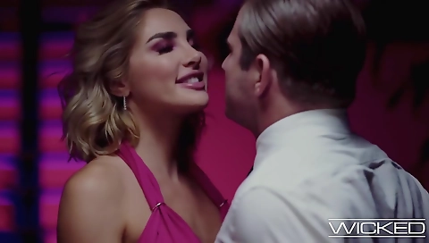 Hot blondeiaber is ready for you